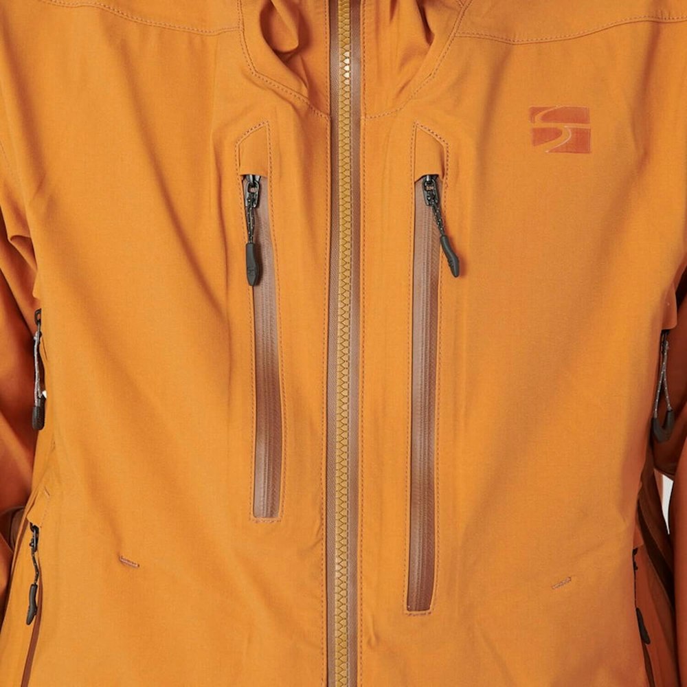 これさえあれば冬の登山で迷わない|万能高性能なジャケット