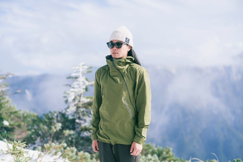 雪山登山で実感する、ティートンブロス「ツルギジャケットKB」の真価  
