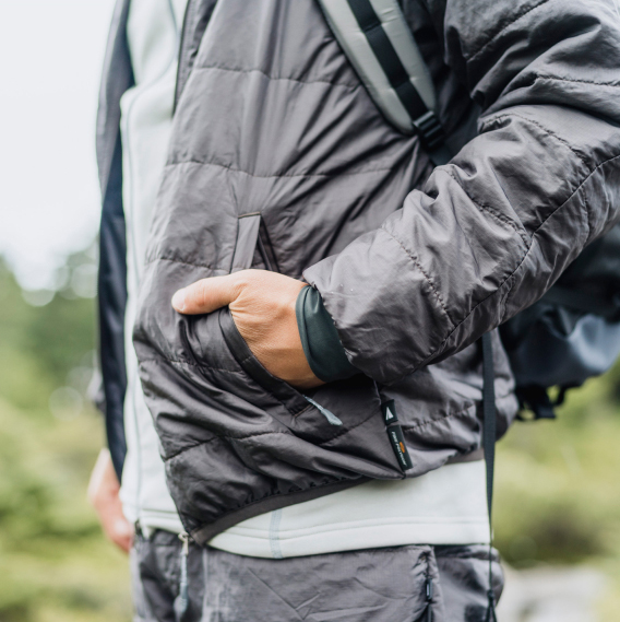 通年対応の登山ミドルレイヤーにYAMAP別注が登場｜finetrackの高