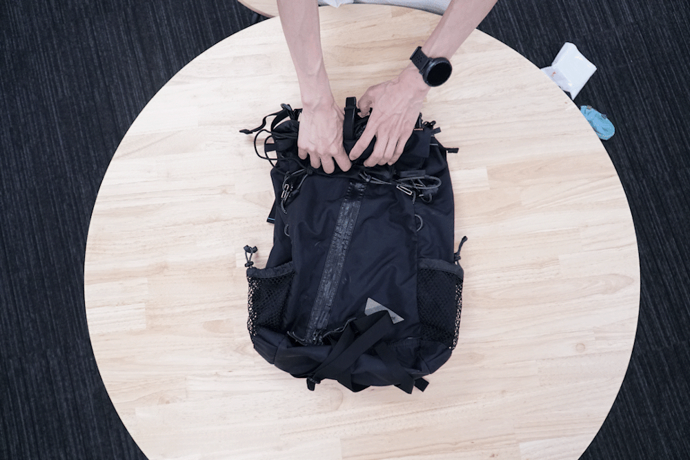 and wander(アンドワンダー) 20L backpack