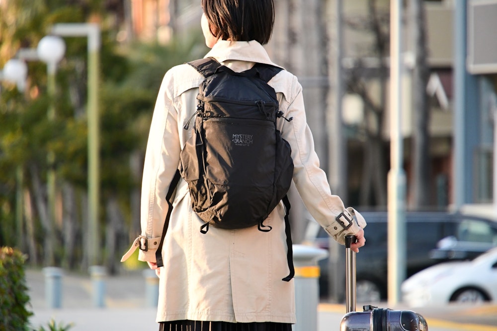 【山・街・旅】これ一つで完結｜登山＋αで使い倒せる「二刀流」小型バックパック