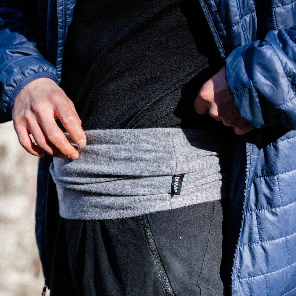 寒い季節を温かく過ごすための名脇役をアウトドアに。ワンランク上の素材で作る「腹巻き」&「首巻き」
