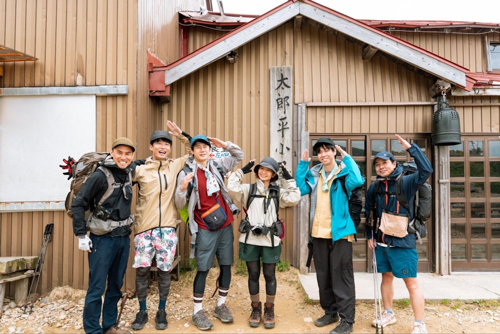 YAMAPスタッフにはもはやお馴染みの、春山のカミノパンツ姿