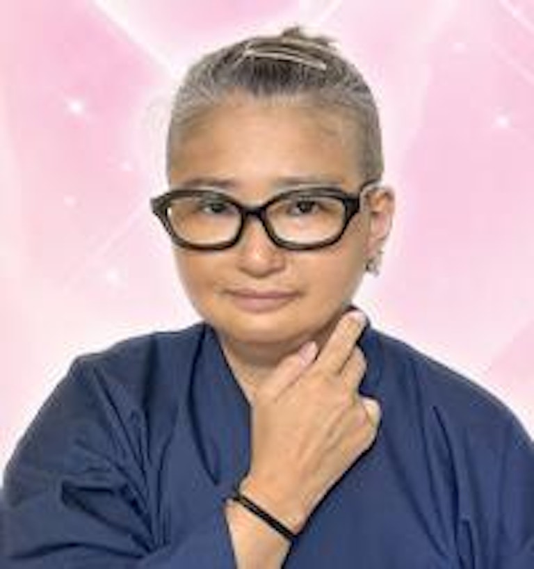 電話占いウラナ 佳紗音（カザネ）先生