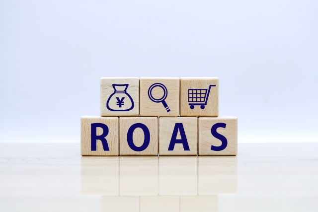 ROASとは？：デジタルマーケティングにおけるROIの重要性を解説
