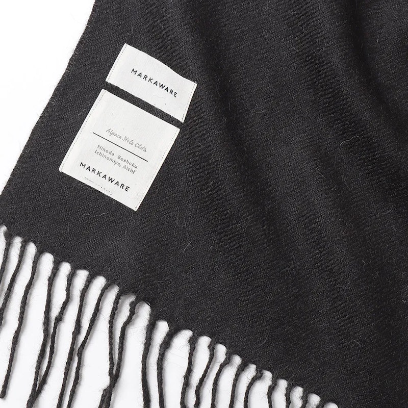 ブラックアルパカのストール