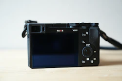 カメラの液晶フィルムはガラスより非ガラスがいい理由【RX1R IIIで実証】