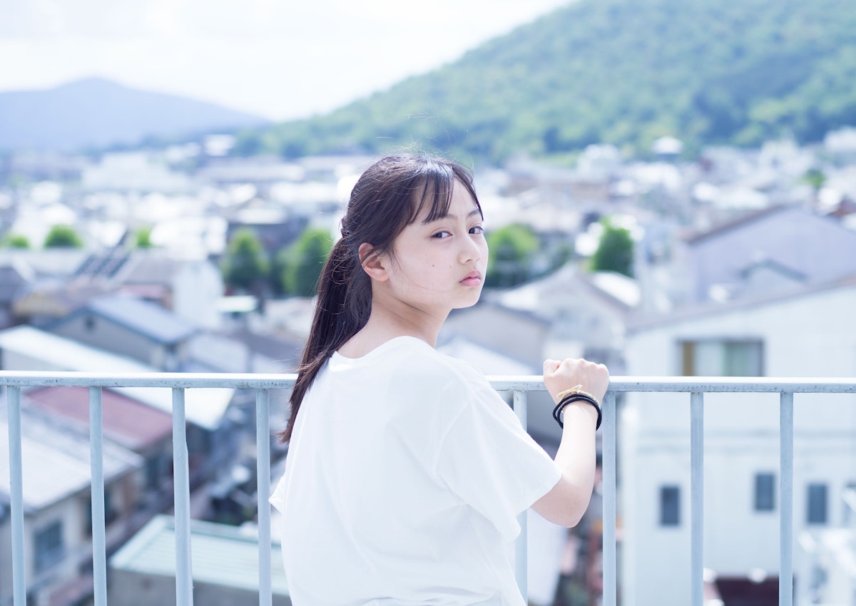 光