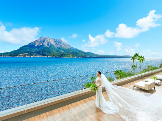 鹿児島の結婚式場「ザ・ベイスイート 桜島テラス」【公式】