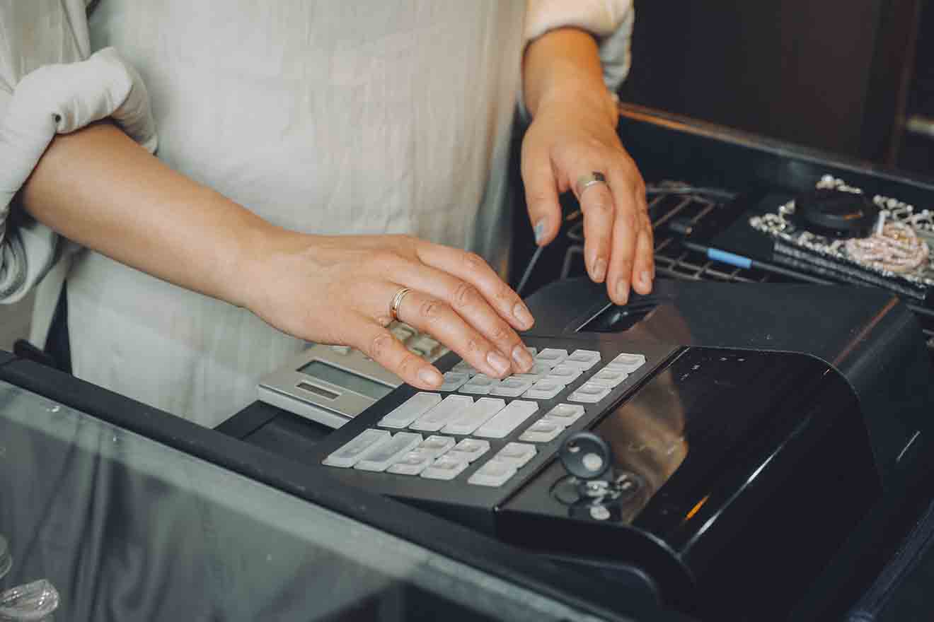 精算と清算の違いとは？どっちを使えばよいかの使い分け方を説明 | 経営者から担当者にまで役立つバックオフィス基礎知識 | クラウド会計ソフト freee