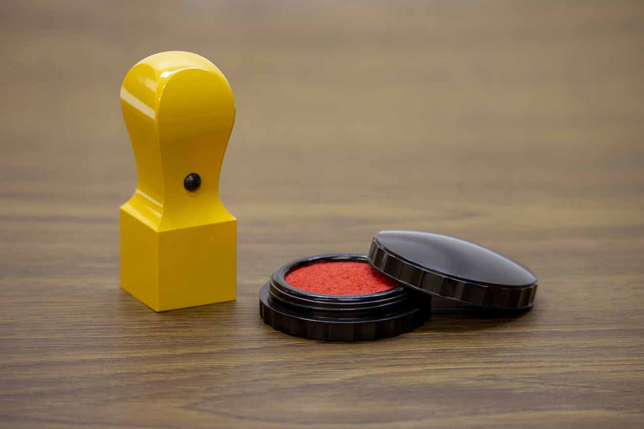 社名変更の方法とは？手続きの流れや注意点について解説 | 経営者から担当者にまで役立つバックオフィス基礎知識 | クラウド会計ソフト freee