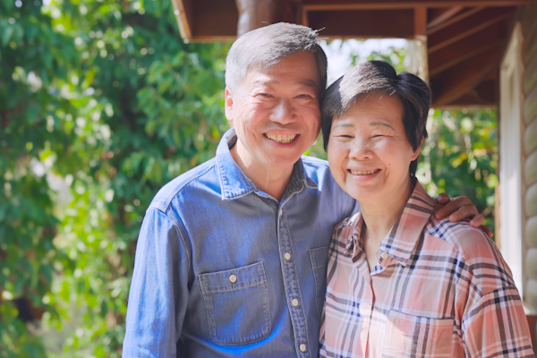 老後の家計を見据えて建築費用を抑えることで夫婦二人で望むシニアライフを