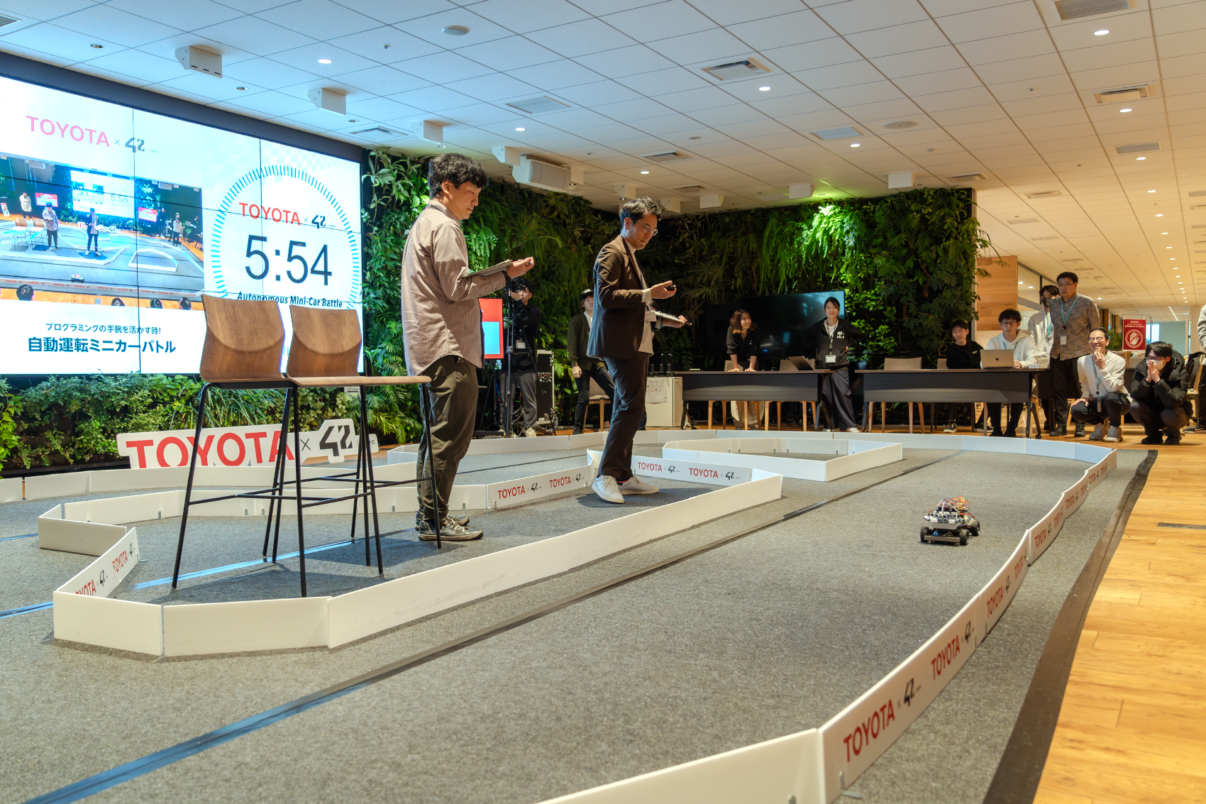 TOYOTA × 42 Tokyo】『自動運転ミニカーバトル』開催 | 42 Tokyo