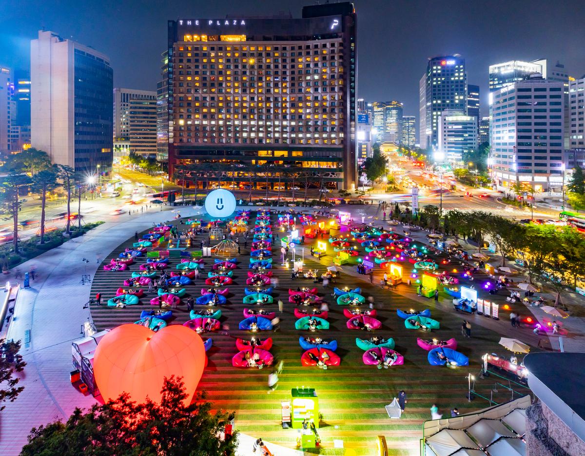 Seoul Outdoor Library ソウル屋外図書館の夜景