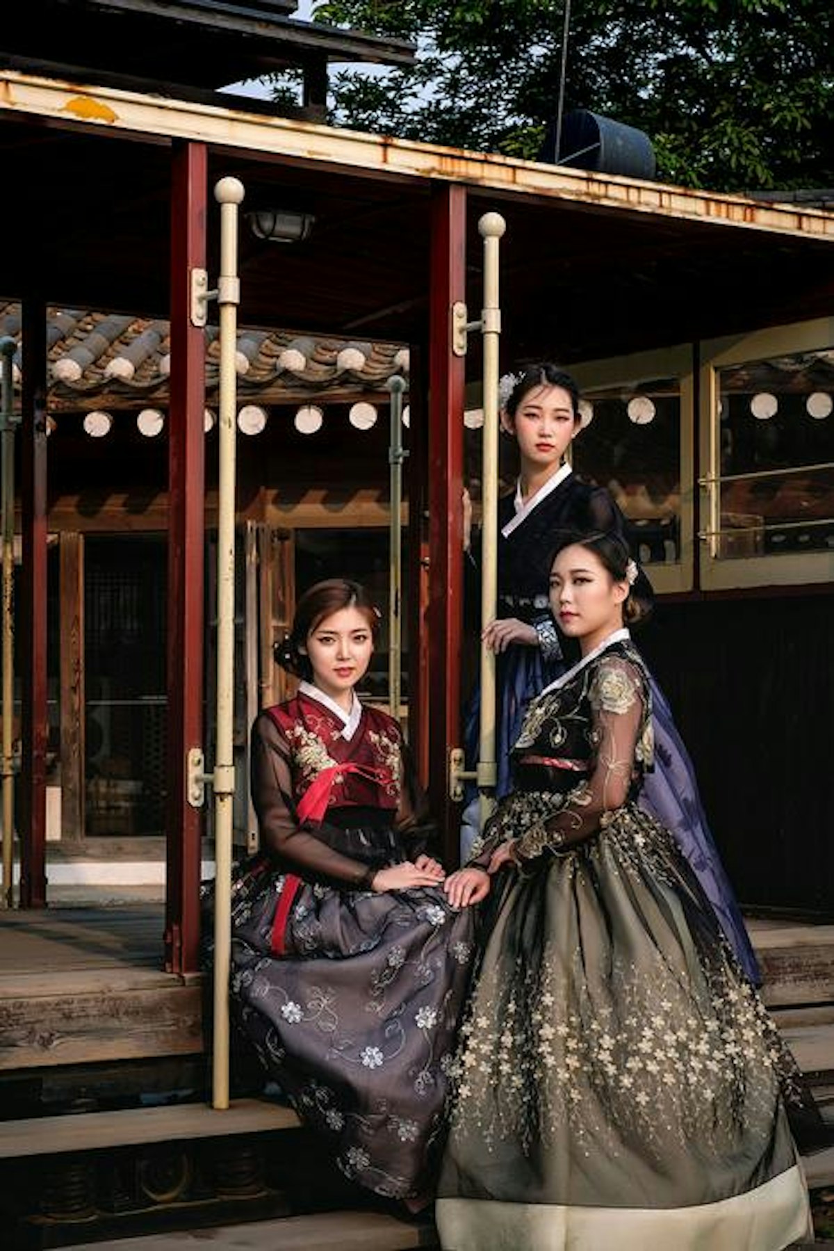 アイキャッチ画像:INKOREA韓服レンタル|景福宮で洗練デザインの韓服体験【予約方法・料金】 - Klick Korea