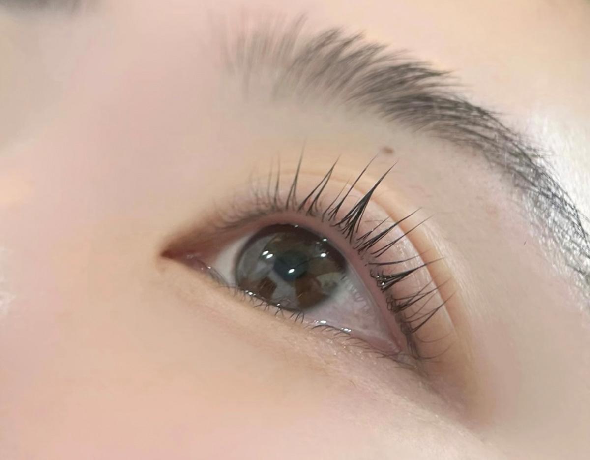 King Beauty アートメイク施術後の自然な眉仕上がり
