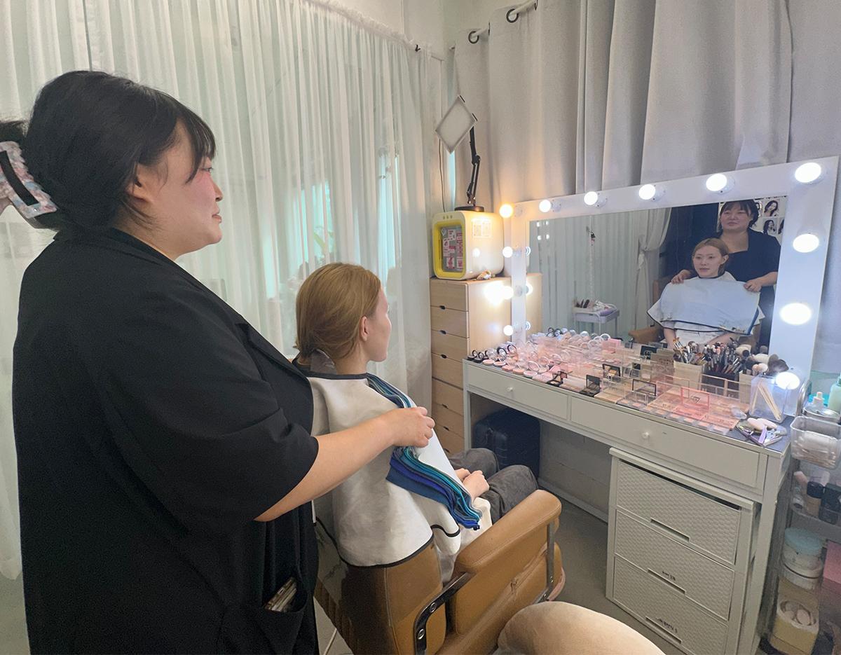 MIYU MAKEUPのメイクアップレッスン風景