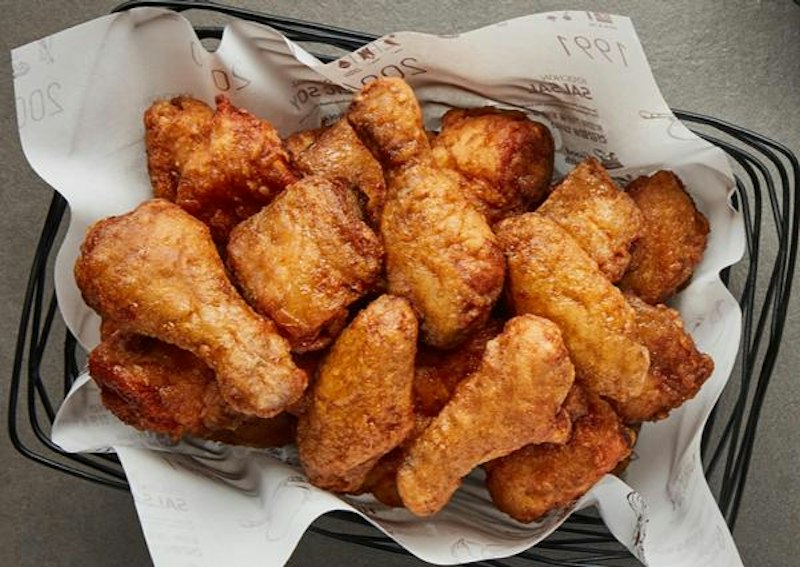 KyoChonチキンの店舗と韓国チキンデリバリーの様子