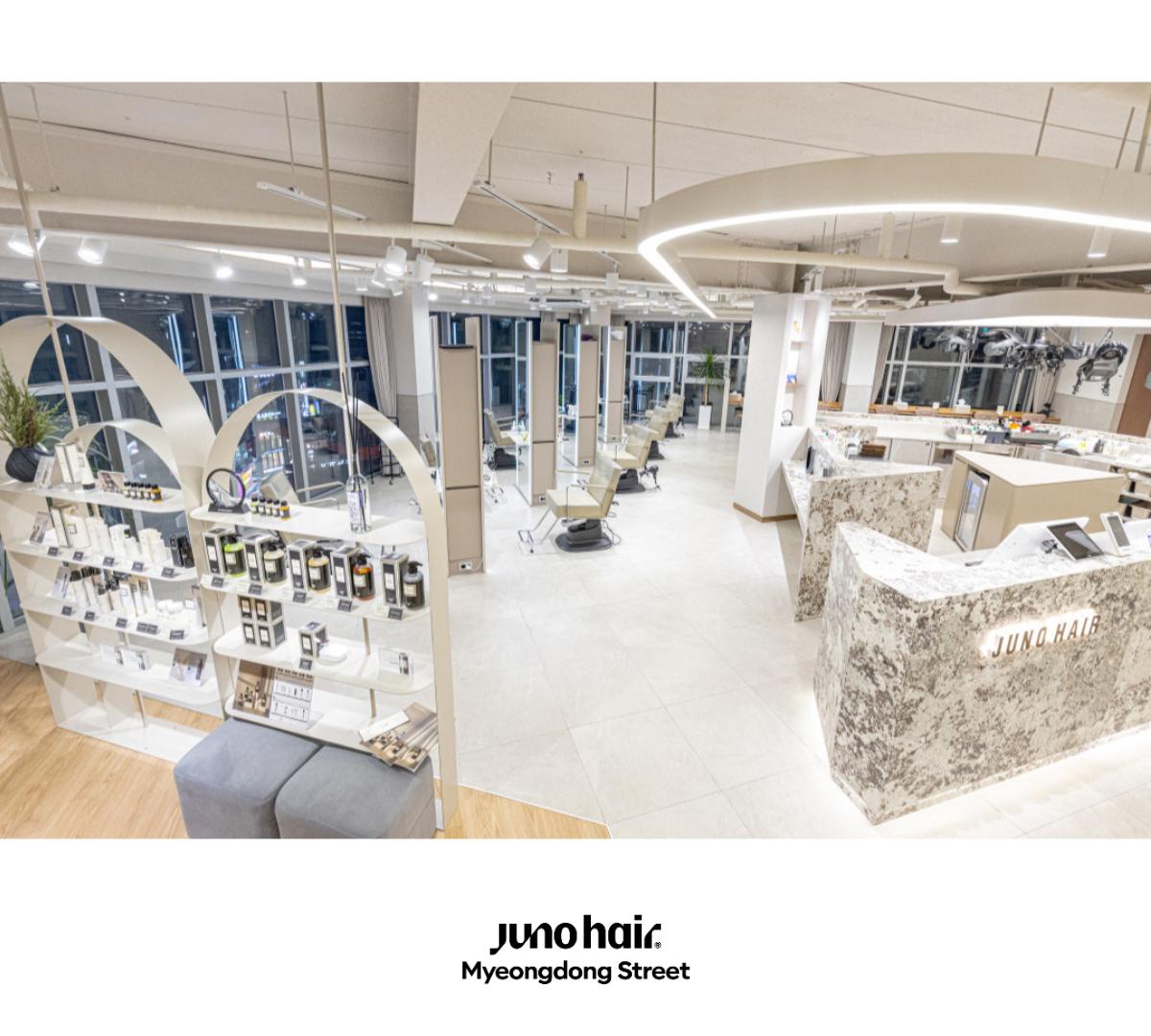 JUNO HAIR 明洞店の日本語対応カウンセリング風景