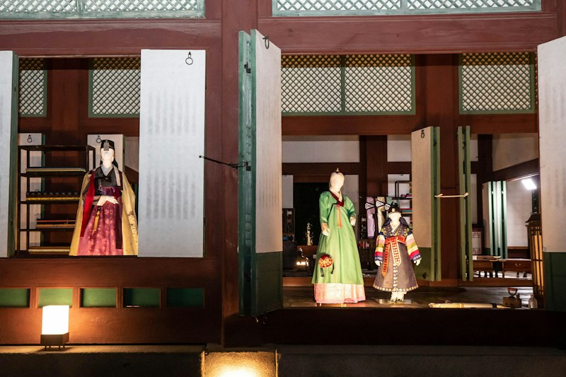 景福宮 韓服宴享に参加する韓服姿の参加者