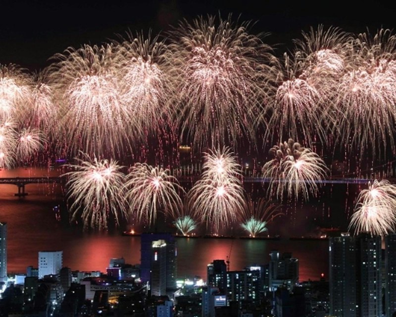 2026年釜山花火大会S席チケットを予約して楽しむレーザーショー演出
