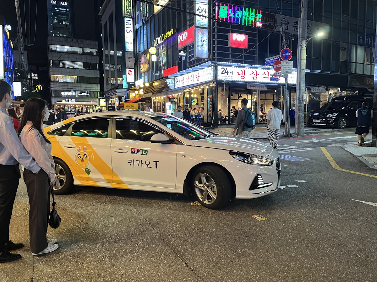 アイキャッチ画像：🚕 韓国のタクシー事情まとめ【乗り方・注意点・アプリ活用法】 - Klick Korea