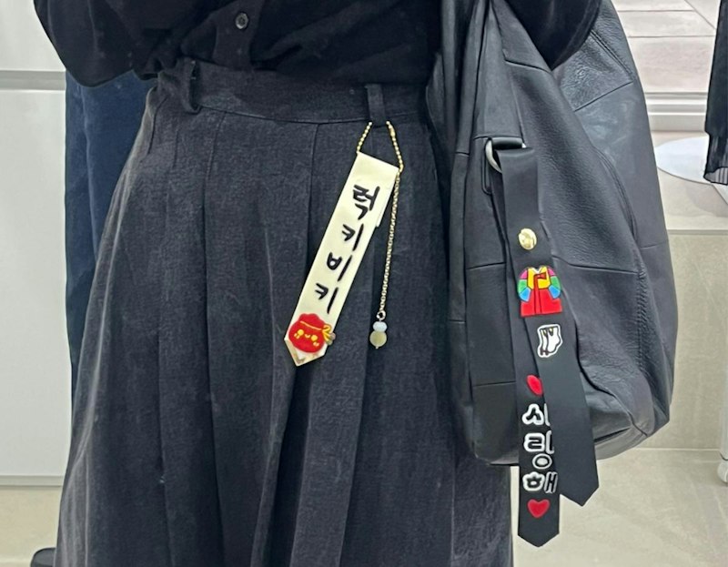 リスル韓服LEESLEの店内ディスプレイ