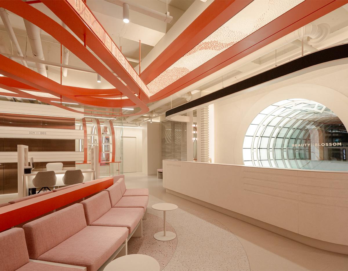 若見え施術の韓国美容クリニック カウンセリング風景