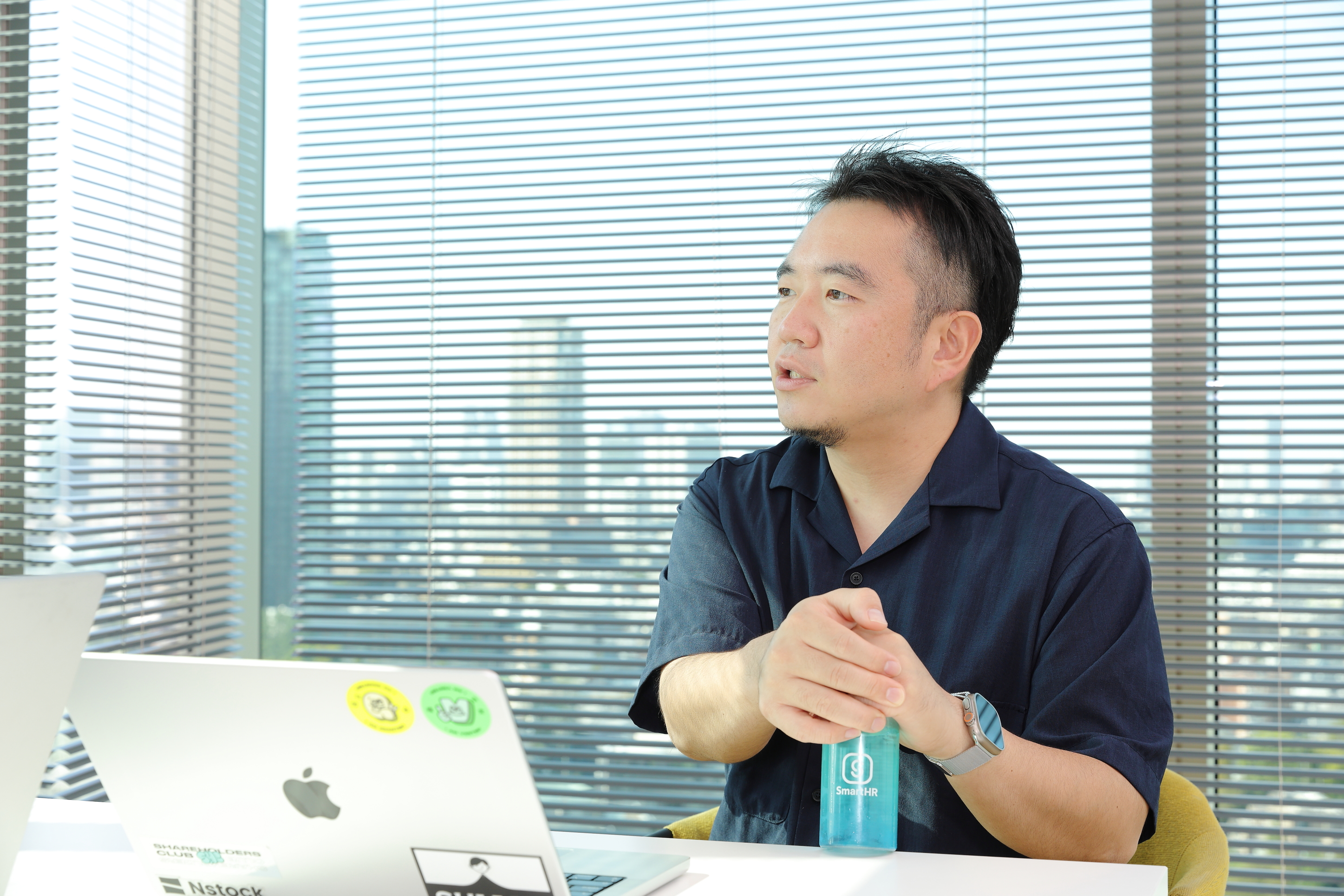 SmartHRの株シェアについて話す宮田