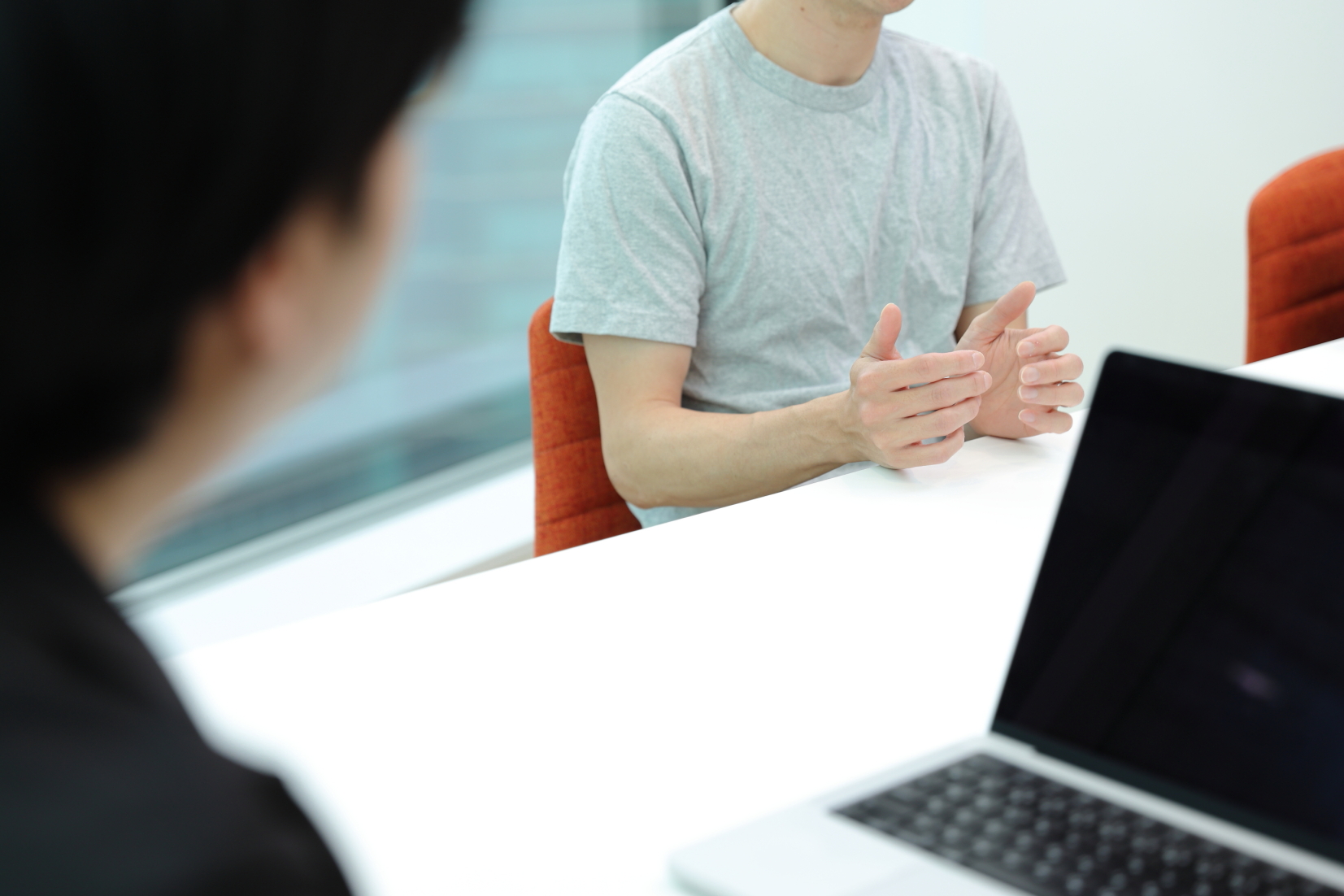 セカンダリー取引をしたことでAさんの実生活にどんな影響があったのかを話す