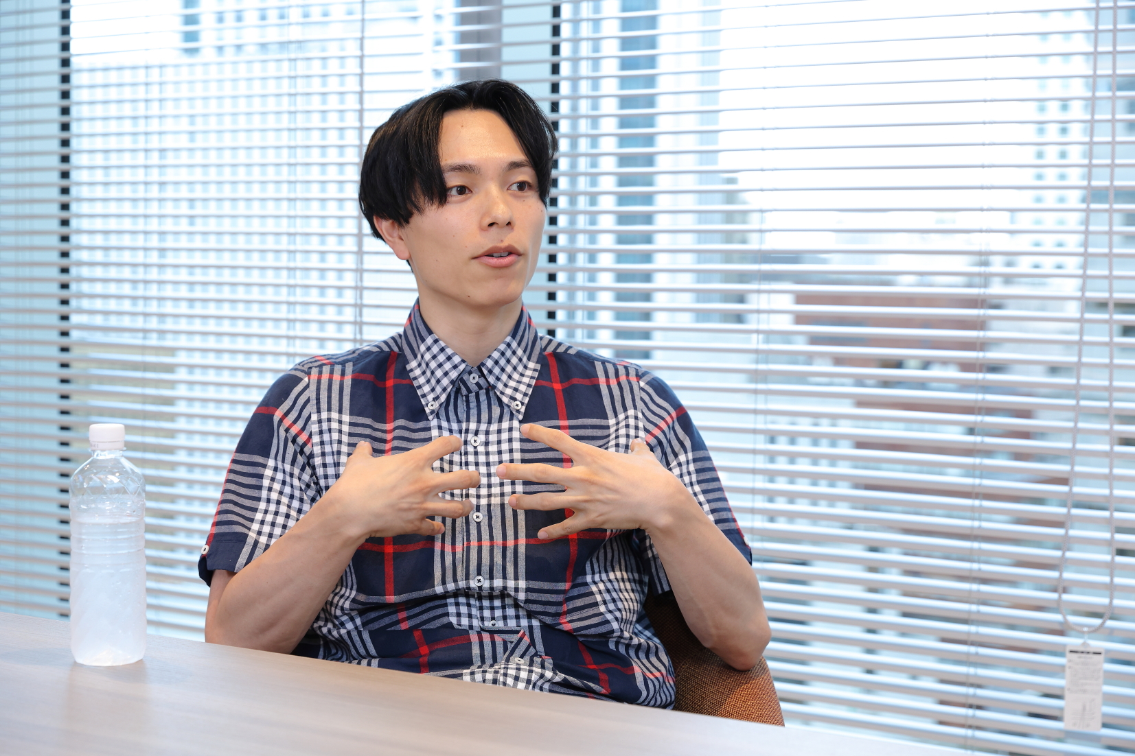 創業当時の給与額について話す山田さん