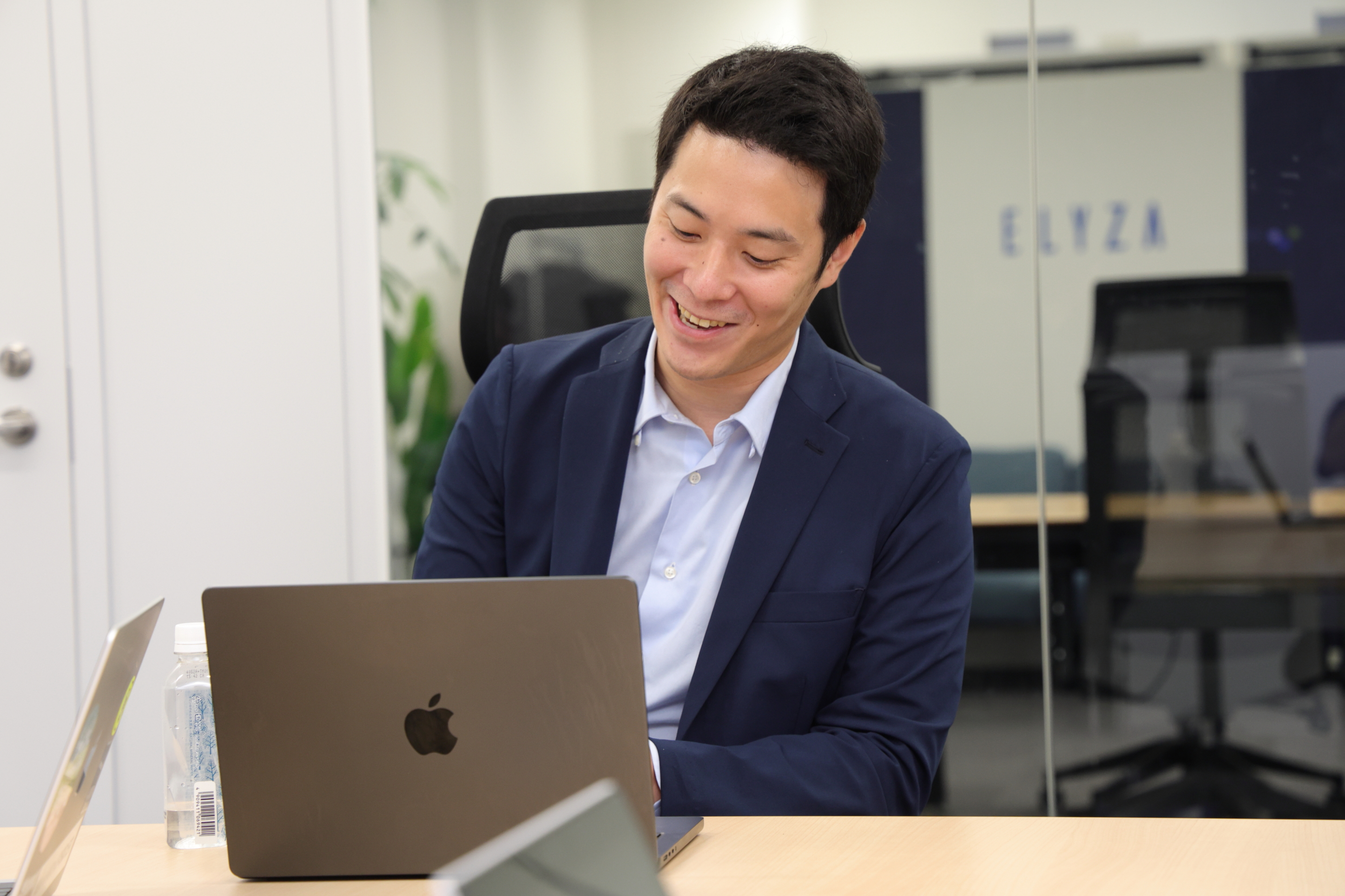 「一番の源泉は人」と言い切る曽根岡さん