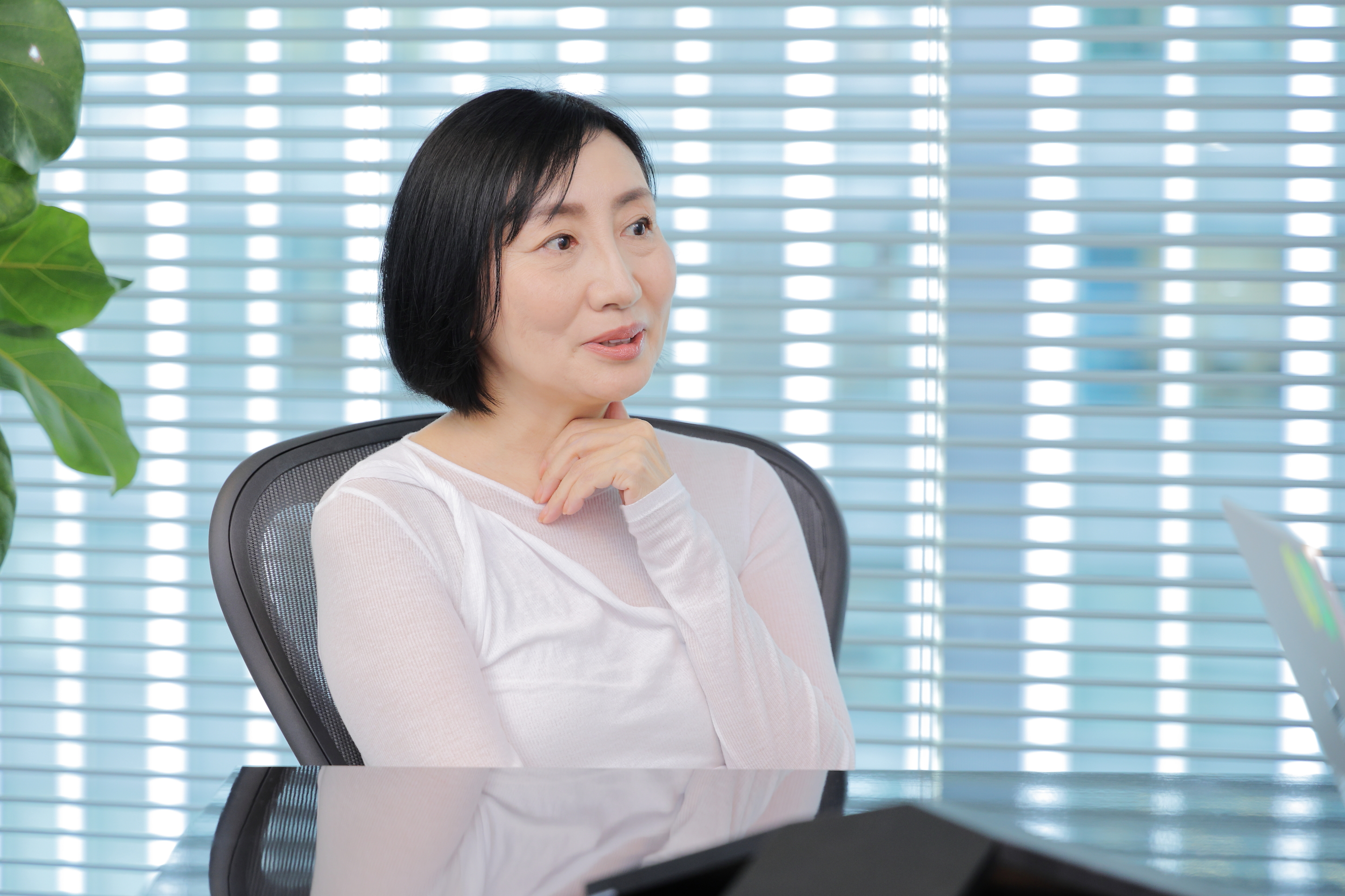 自社で行っている起業家のジェンダーバイアスについて話す関さん