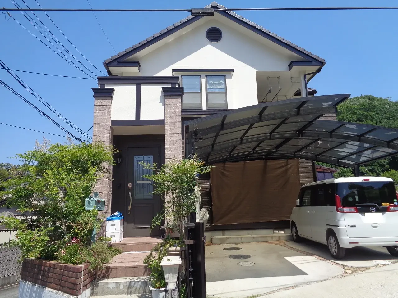 築２５年、『(株)トータテハウジング』さんの木造(在来工法)２階建ての洋風住宅です。  屋根は乾式コンクリート瓦(モニエル瓦　ホームステッド) 広島市安佐北区可部町・Ｆ様サムネイル画像