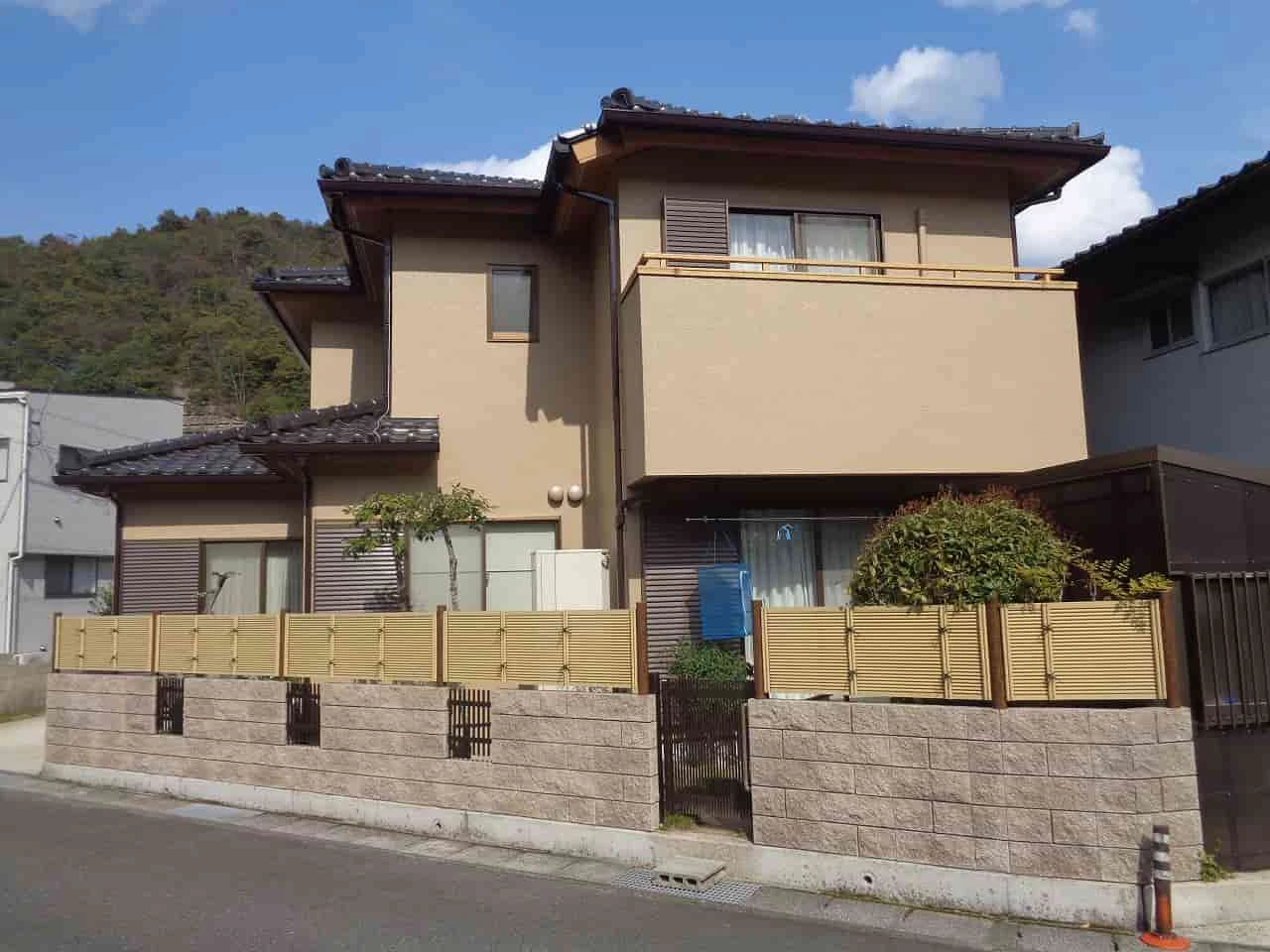  築２５年、 『住友林業(株)』さんの木造(在来工法)２階建ての立派な和風住宅です。  屋根は陶器瓦(和型Ｊ型石州瓦)　広島市安佐北区可部・Ｔ様サムネイル画像