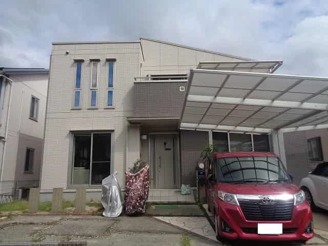 築18年、『大和ハウス工業(株)』さんの軽量鉄骨構造2階建てのモダンな洋風住宅です。 広島市安佐北区亀山西・M様邸サムネイル画像
