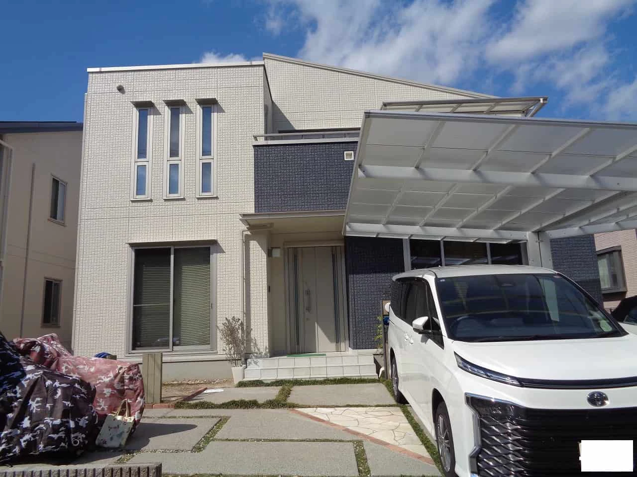 築18年、『大和ハウス工業(株)』さんの軽量鉄骨構造2階建てのモダンな洋風住宅です。 広島市安佐北区亀山西・M様邸サムネイル画像