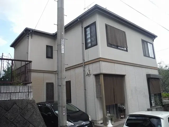 築２９年、『積水ハウス工業(株)』さんの軽量鉄骨構造２階建ての洋風住宅です。  屋根はスレート瓦 安芸高田市・Ｎ様サムネイル画像