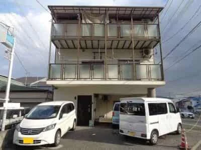 山本・Ｈ様邸の完工報告  築２９年、ＲＣ構造３階建ての住宅です  屋根は鋼板屋根(ガルバリウム鋼板)サムネイル画像