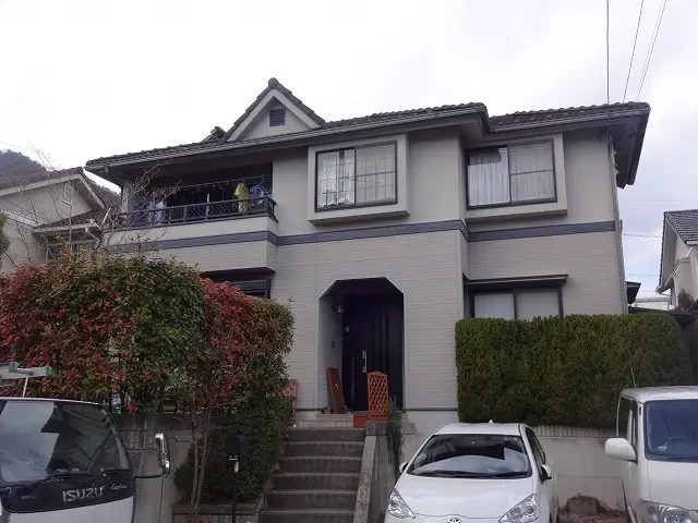 築19年、『(株)トータテハウジング』の2階建て洋風住宅です 。 屋根はモニエル瓦のホームステッド 。広島市安佐北区亀山南・Y様邸サムネイル画像