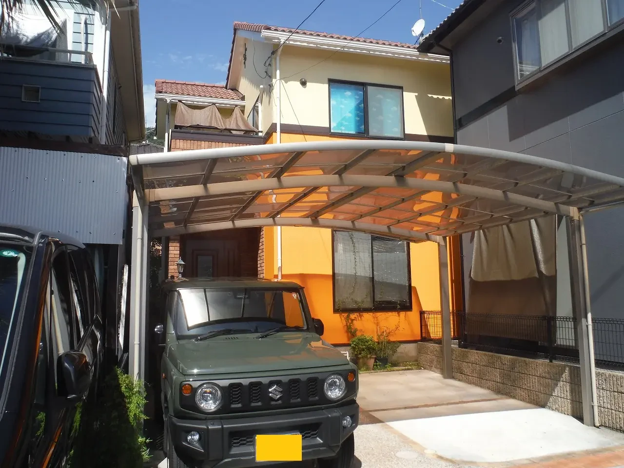 築１９年、木造(在来工法)２階建ての洋風住宅です。  屋根は６寸勾配の陶器洋瓦。広島市安佐南区八木・Ｋ様サムネイル画像