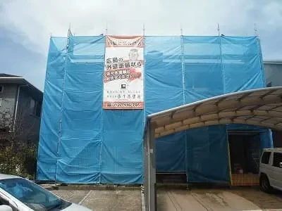 Ｏ様のお宅は築２０年、『大和ハウス工業(株)』さんの軽量鉄骨構造２階建ての洋風住宅です。屋根はスレート瓦(旧クボタ　カラーベスト　グリシェイドＮＥＯ)亀山西・Ｏ様邸工事中ですサムネイル画像