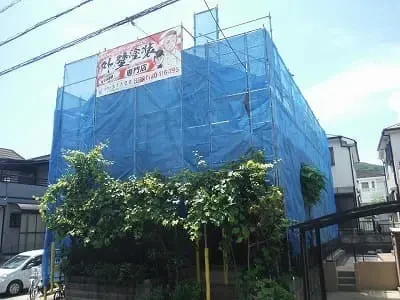 Ｋ様のお宅は築２４年、木造２階建ての洋風住宅です。屋根は陶器瓦(Ｆ型)西区・Ｋ様邸工事中ですサムネイル画像