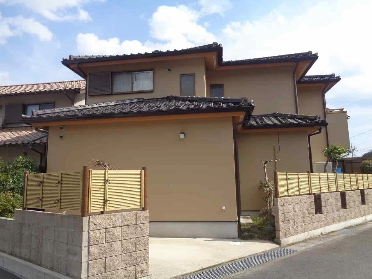  築２５年、 『住友林業(株)』さんの木造(在来工法)２階建ての立派な和風住宅です。  屋根は陶器瓦(和型Ｊ型石州瓦)　広島市安佐北区可部・Ｔ様サムネイル画像