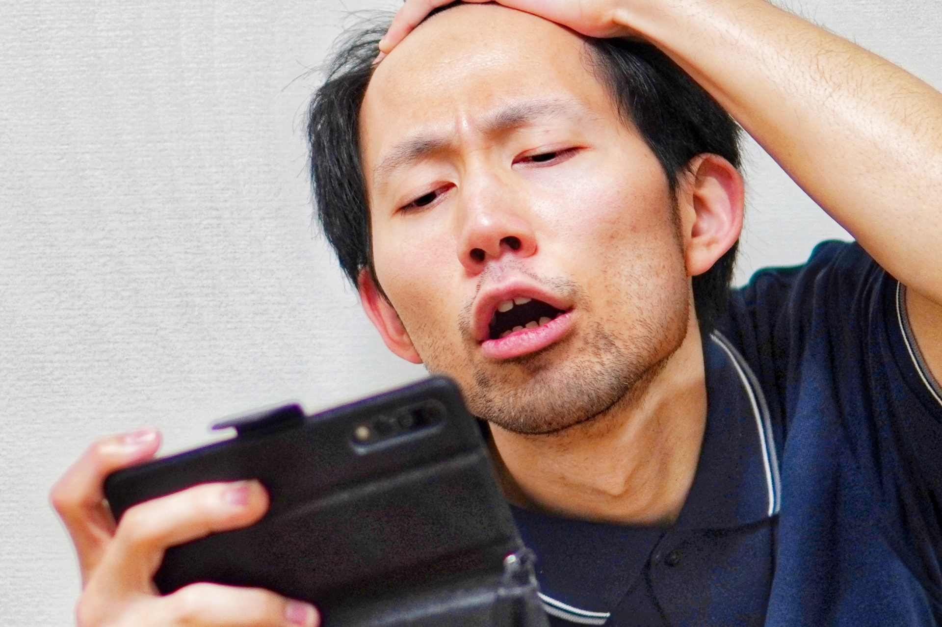 男性　鏡 自撮り