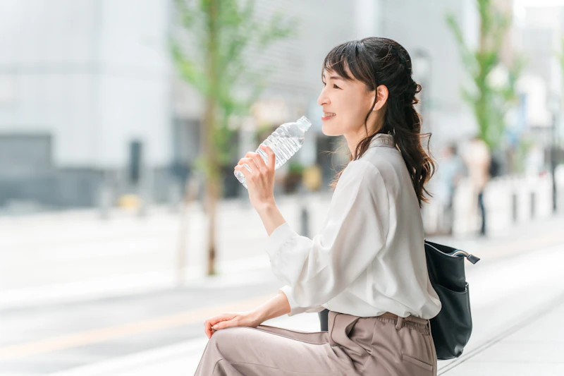 休む　女性