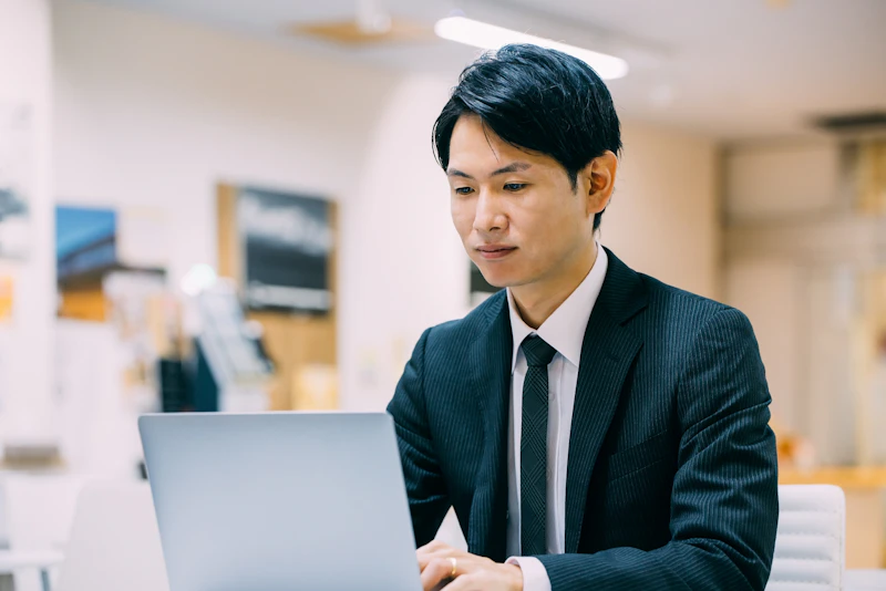 仕事　男性