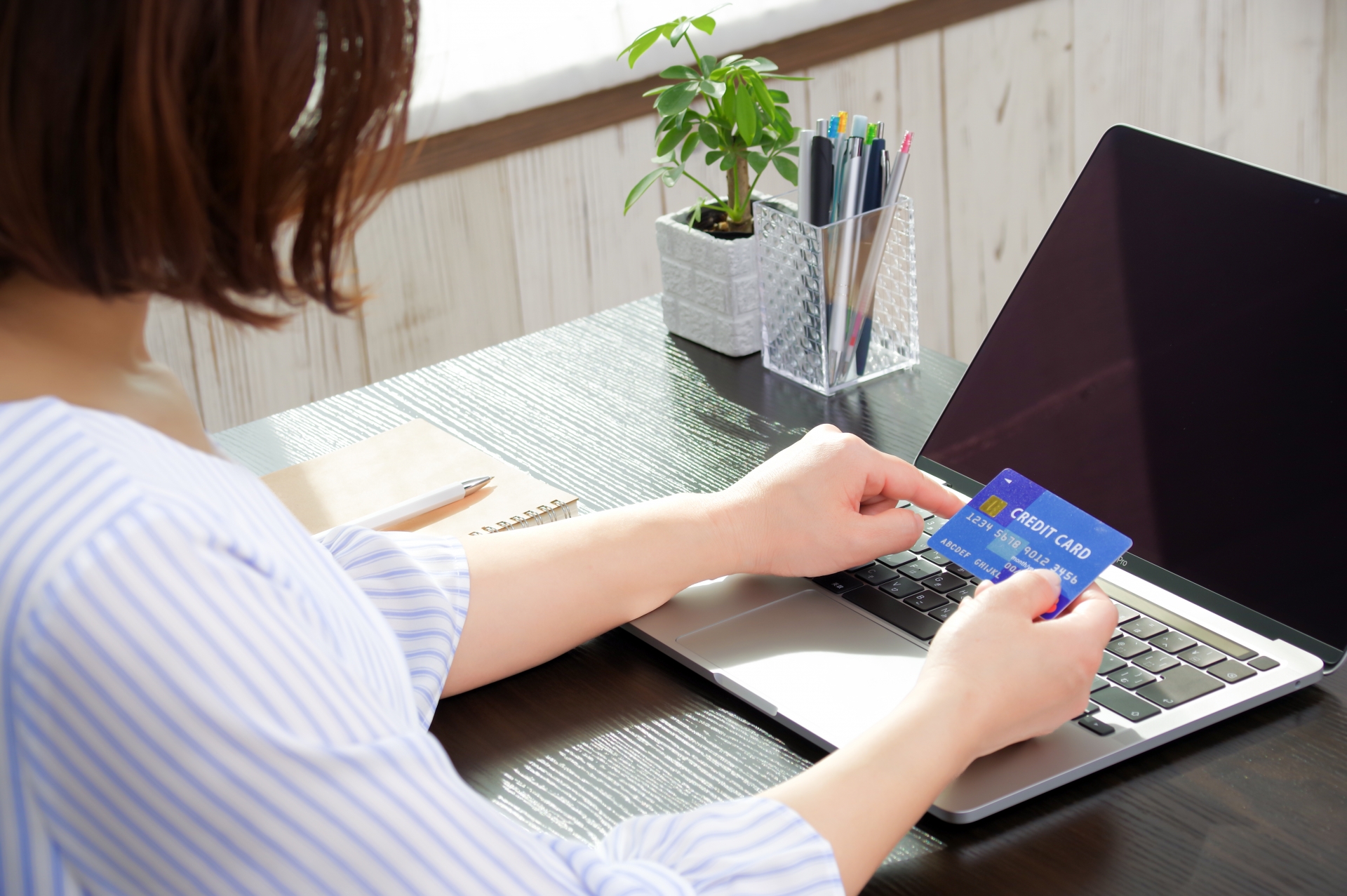 クレジットカード　女性