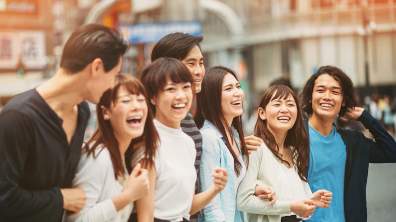 男性側が若い女性を好む傾向がある