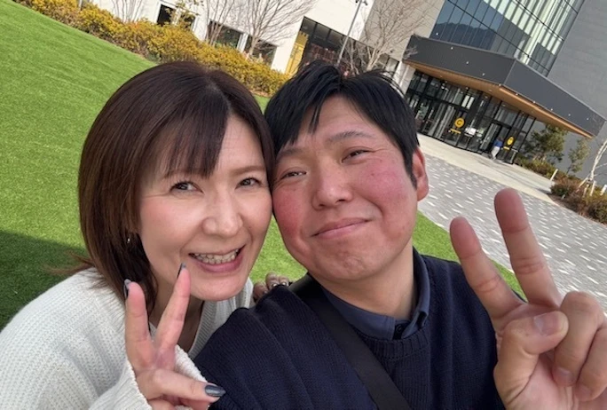 「自分には縁がない」と思っていたマッチングアプリ。遠距離のふたりがラス恋で見つけた、人生を動かす出会い